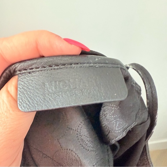 Vintage Michael Kors black leather multiway gold chain shoulder & crossbody tote - Picture 10 of 10